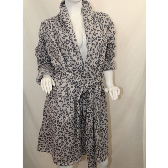 Victoria's Secret Other - Victoria's Secret Robe